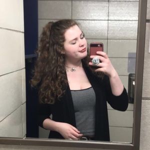 Meet your Posher, Rachele